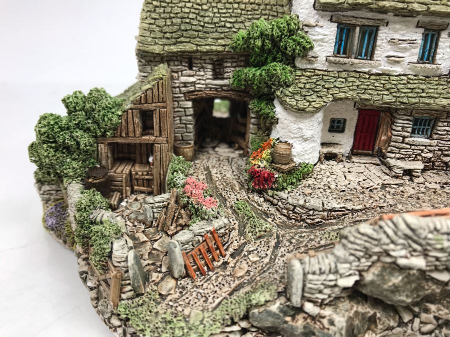 Vintage 1992 Lilliput Lane 'High Ghyll Farm' Sculpture Figurine With Box Retailed $360 [Photo 7]