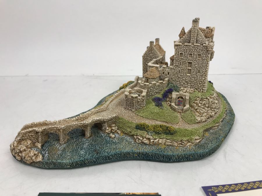 Vintage 1990 Lilliput Lane 'Eilean Donan Castle' Sculpture Figurine With Box [Photo 10]