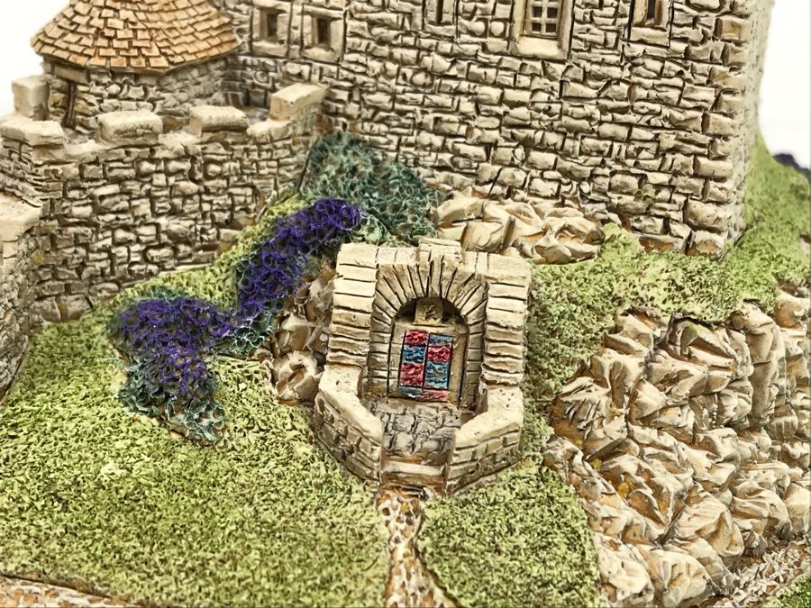 Vintage 1990 Lilliput Lane 'Eilean Donan Castle' Sculpture Figurine With Box [Photo 11]