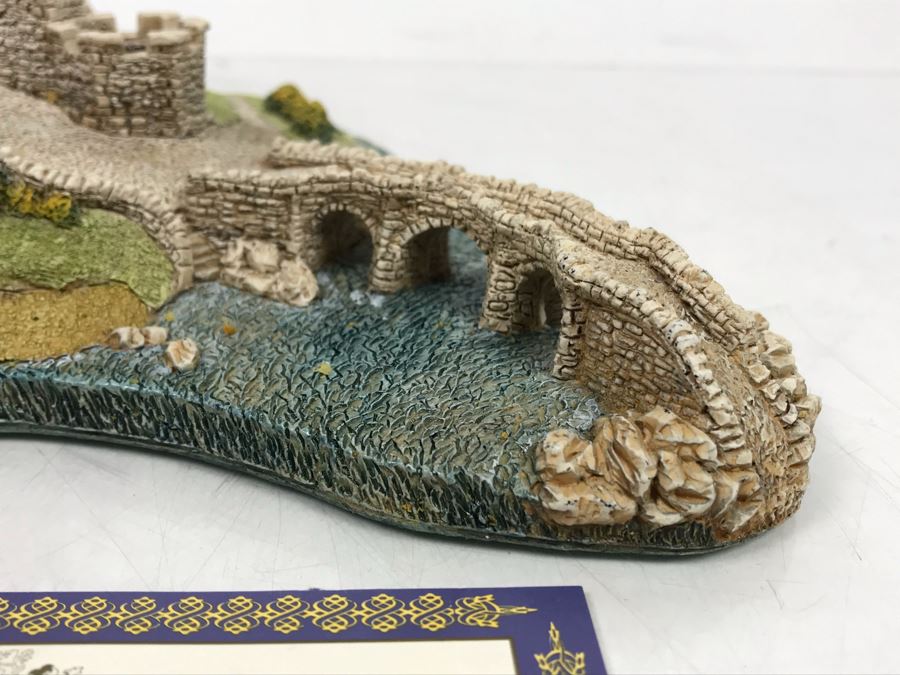 Vintage 1990 Lilliput Lane 'Eilean Donan Castle' Sculpture Figurine With Box [Photo 3]