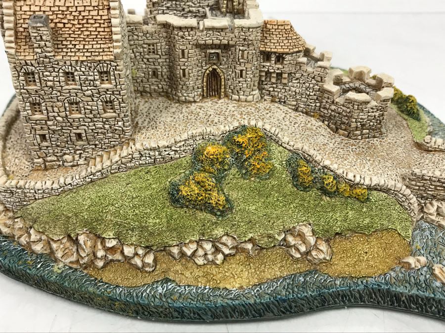 Vintage 1990 Lilliput Lane 'Eilean Donan Castle' Sculpture Figurine With Box [Photo 6]