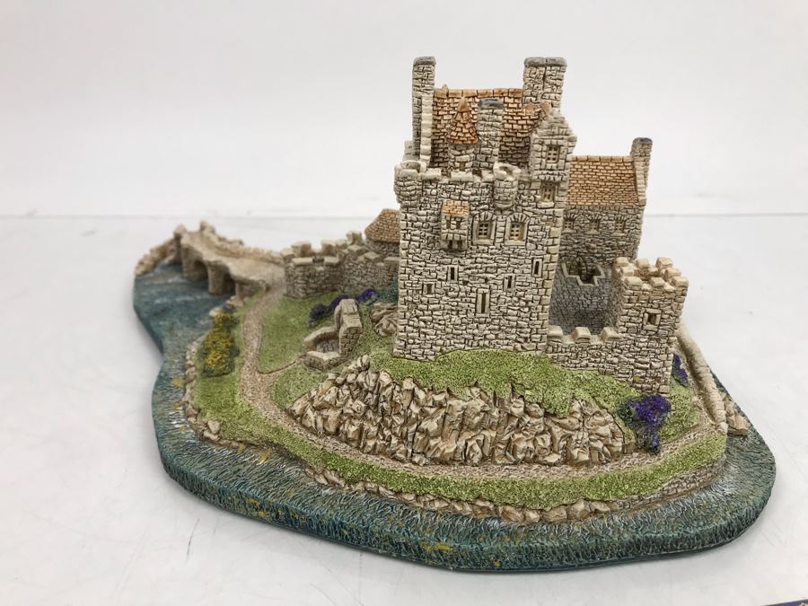 Vintage 1990 Lilliput Lane 'Eilean Donan Castle' Sculpture Figurine With Box [Photo 9]