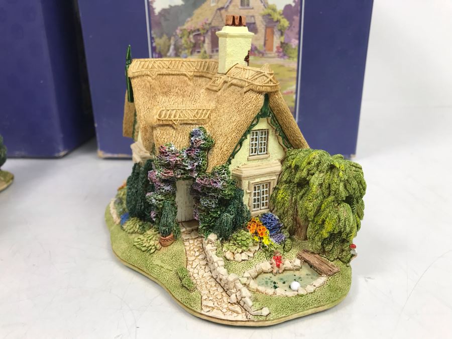 Pair Of Lilliput Lane Cottages 1997 'The George Inn' And 1997 'Halcyon Days' With Boxes [Photo 21]