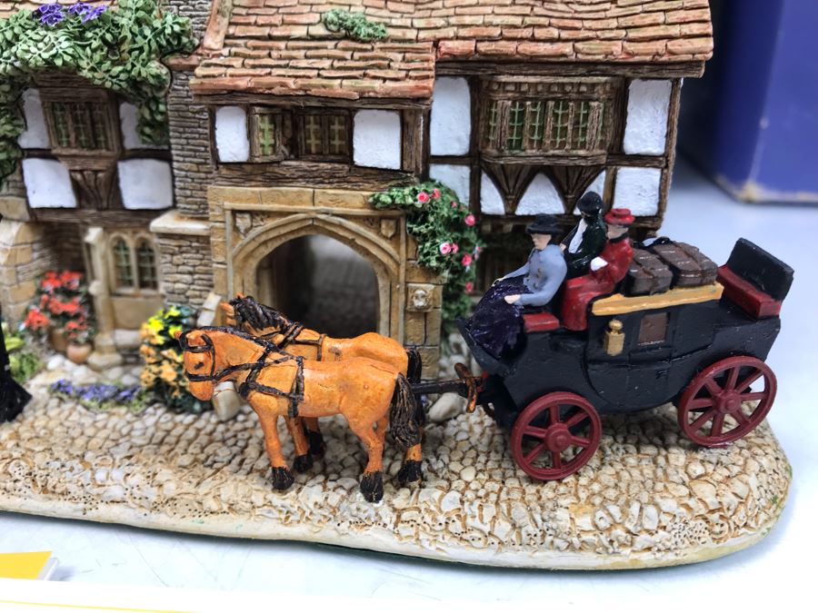 Pair Of Lilliput Lane Cottages 1997 'The George Inn' And 1997 'Halcyon Days' With Boxes [Photo 5]