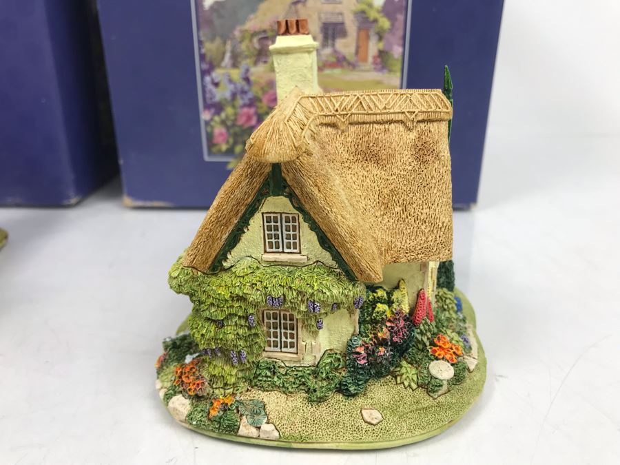 Pair Of Lilliput Lane Cottages 1997 'The George Inn' And 1997 'Halcyon Days' With Boxes [Photo 18]