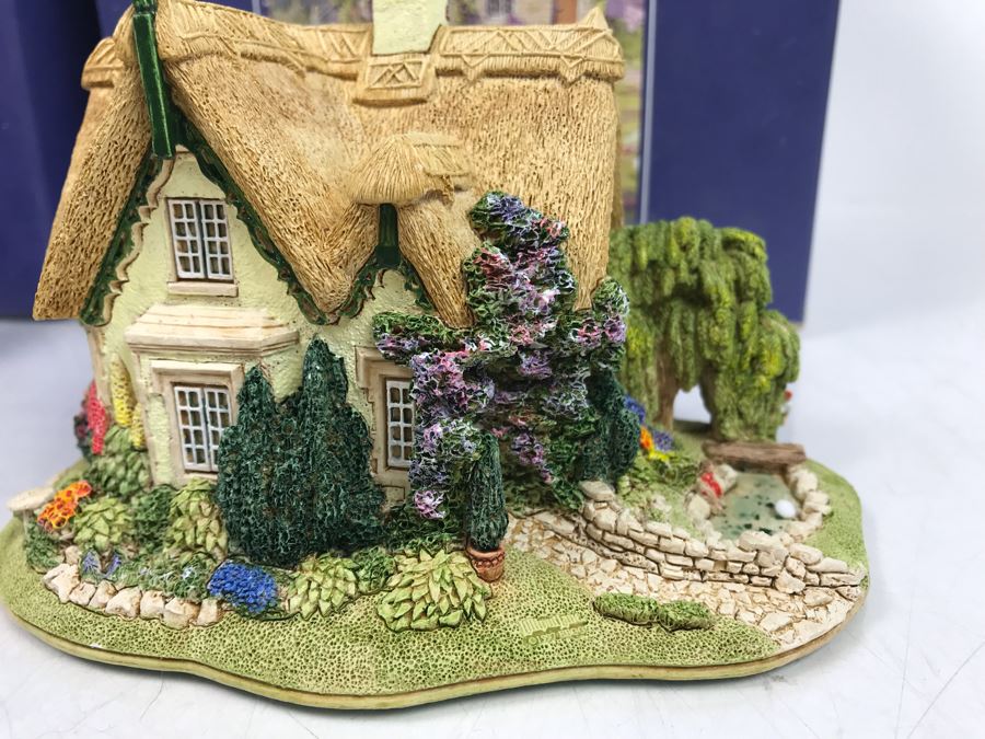 Pair Of Lilliput Lane Cottages 1997 'The George Inn' And 1997 'Halcyon Days' With Boxes [Photo 20]