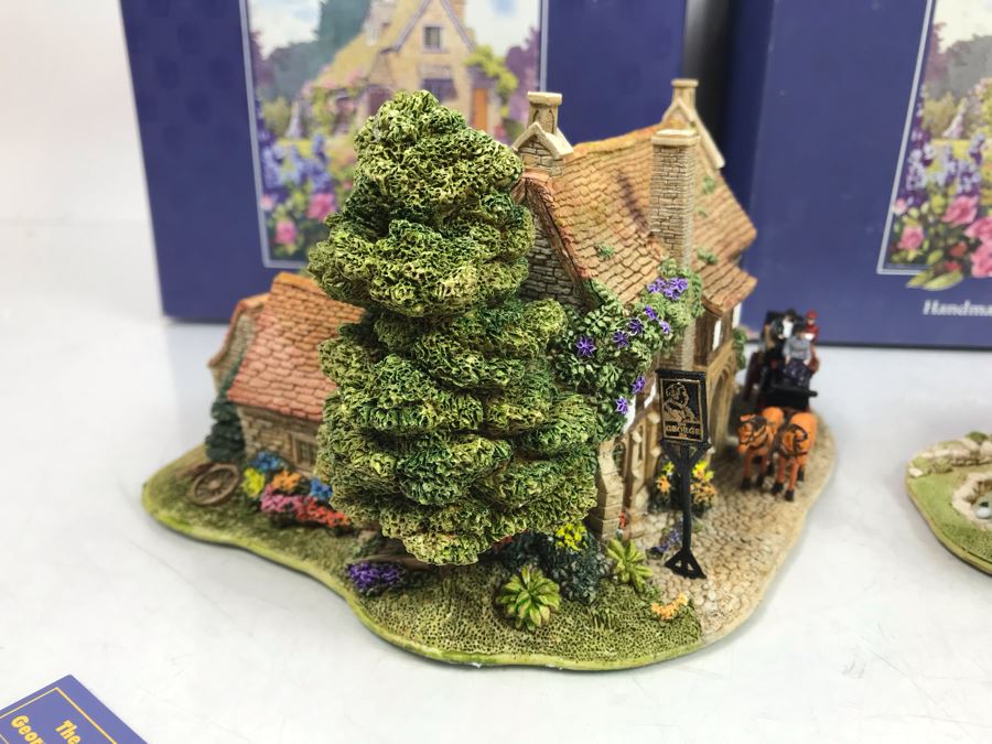 Pair Of Lilliput Lane Cottages 1997 'The George Inn' And 1997 'Halcyon Days' With Boxes [Photo 14]