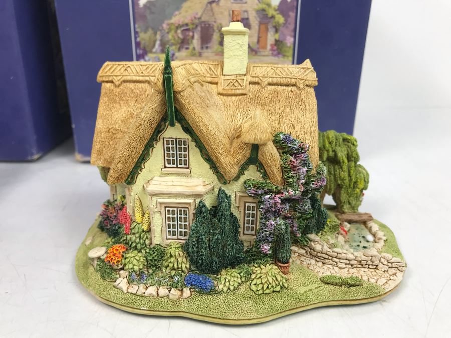 Pair Of Lilliput Lane Cottages 1997 'The George Inn' And 1997 'Halcyon Days' With Boxes [Photo 19]