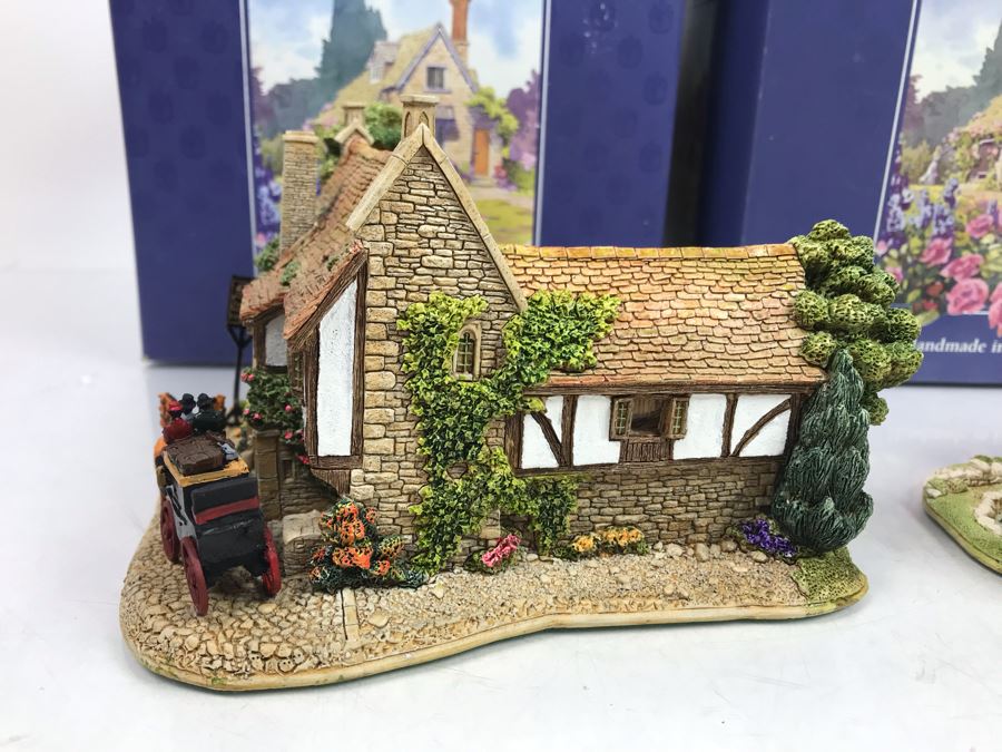 Pair Of Lilliput Lane Cottages 1997 'The George Inn' And 1997 'Halcyon Days' With Boxes [Photo 7]