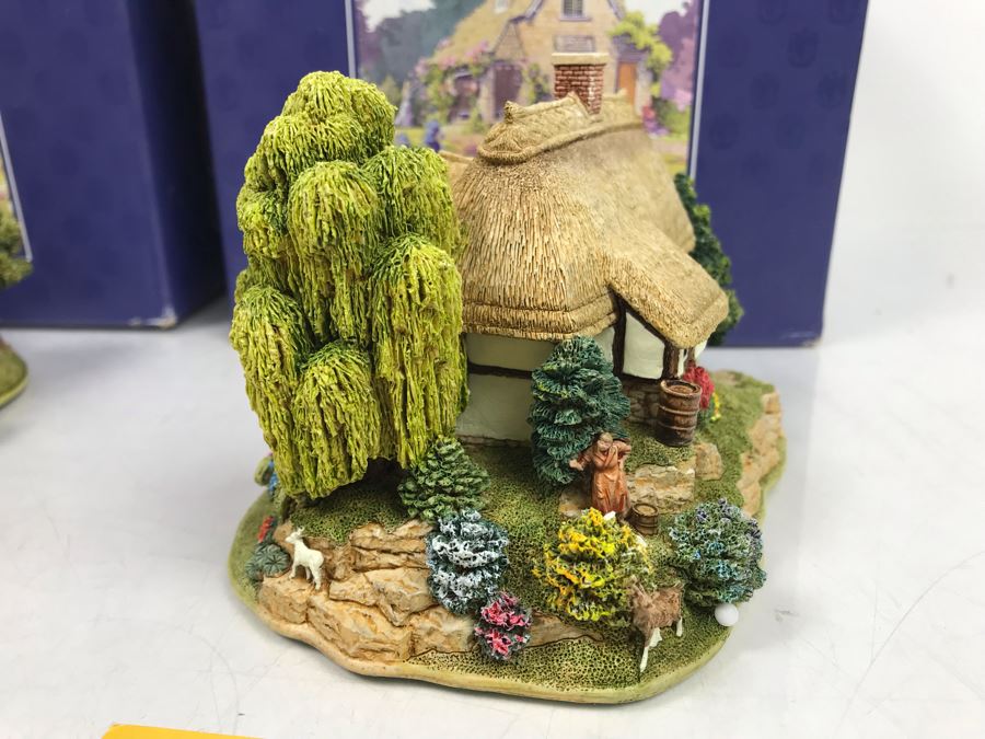 Pair Of Lilliput Lane Cottages 1997 'Green Gables' And 1997 'Canterbury Bells' With Boxes [Photo 21]