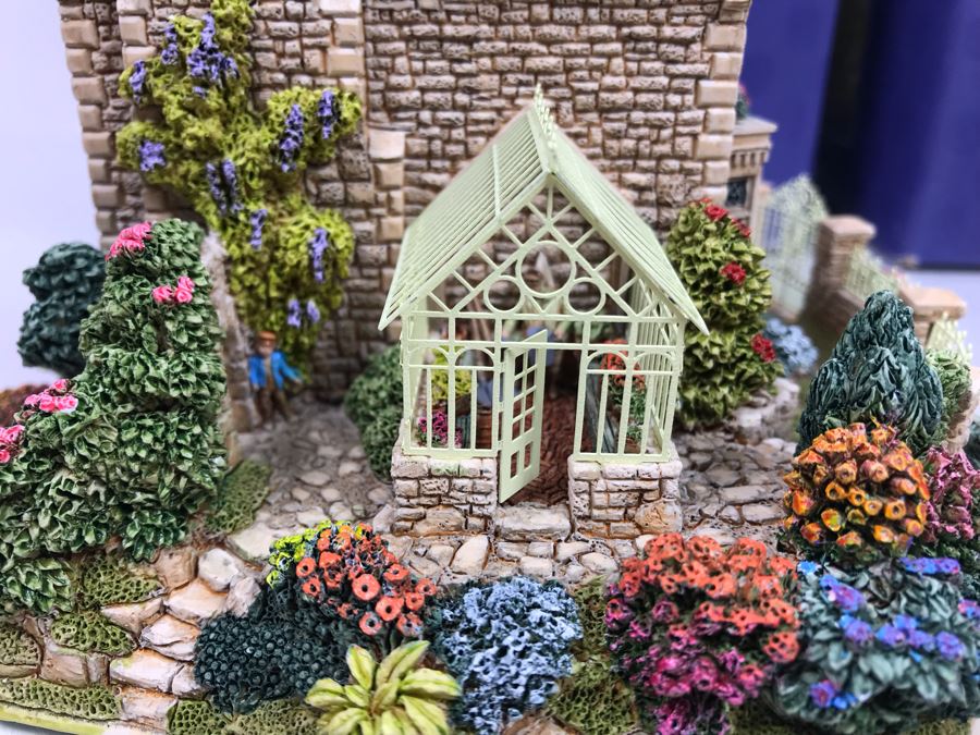 Pair Of Lilliput Lane Cottages 1997 'Green Gables' And 1997 'Canterbury Bells' With Boxes [Photo 11]