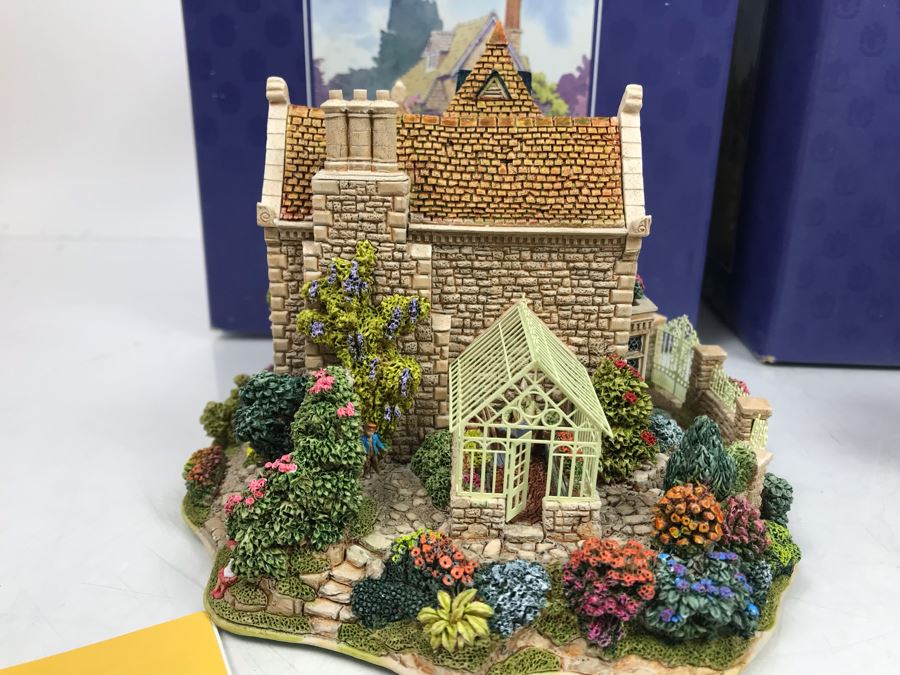 Pair Of Lilliput Lane Cottages 1997 'Green Gables' And 1997 'Canterbury Bells' With Boxes [Photo 9]