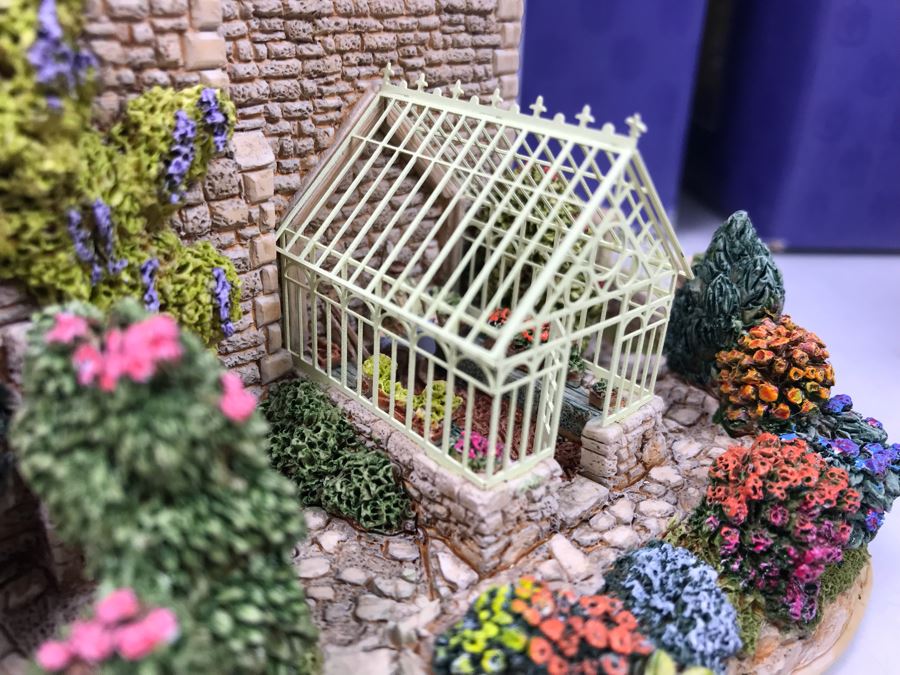 Pair Of Lilliput Lane Cottages 1997 'Green Gables' And 1997 'Canterbury Bells' With Boxes [Photo 12]