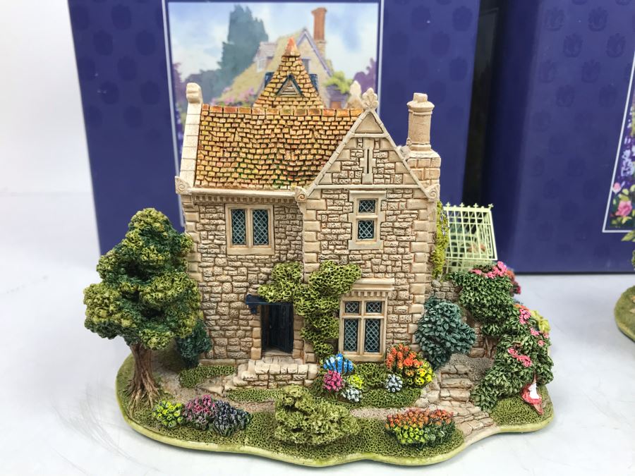 Pair Of Lilliput Lane Cottages 1997 'Green Gables' And 1997 'Canterbury Bells' With Boxes [Photo 8]