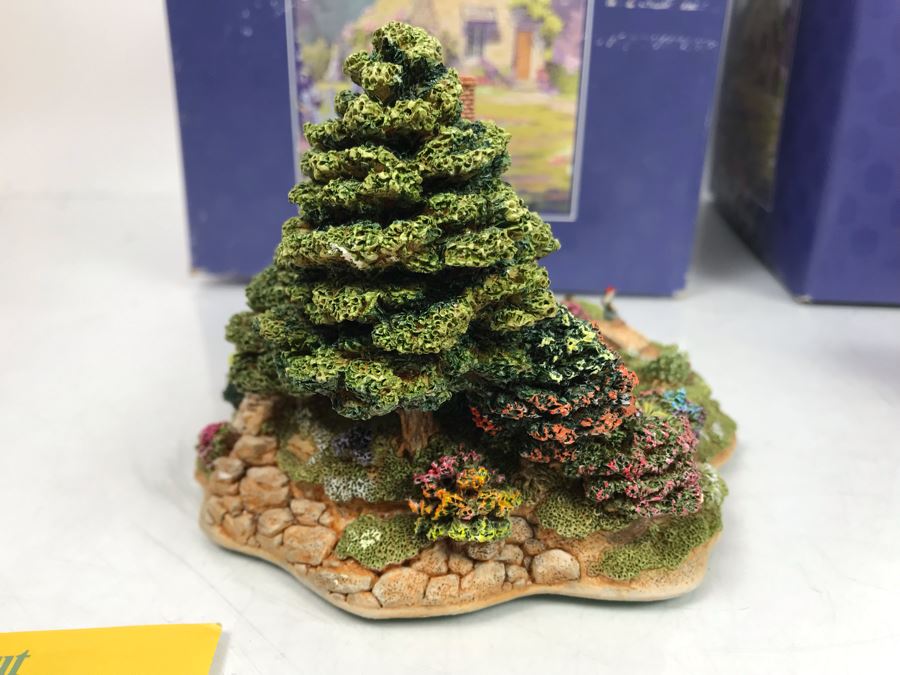 Pair Of Lilliput Lane Cottages 1997 'Mangerton Mill' And 1997 'Summer Days' With Boxes [Photo 20]