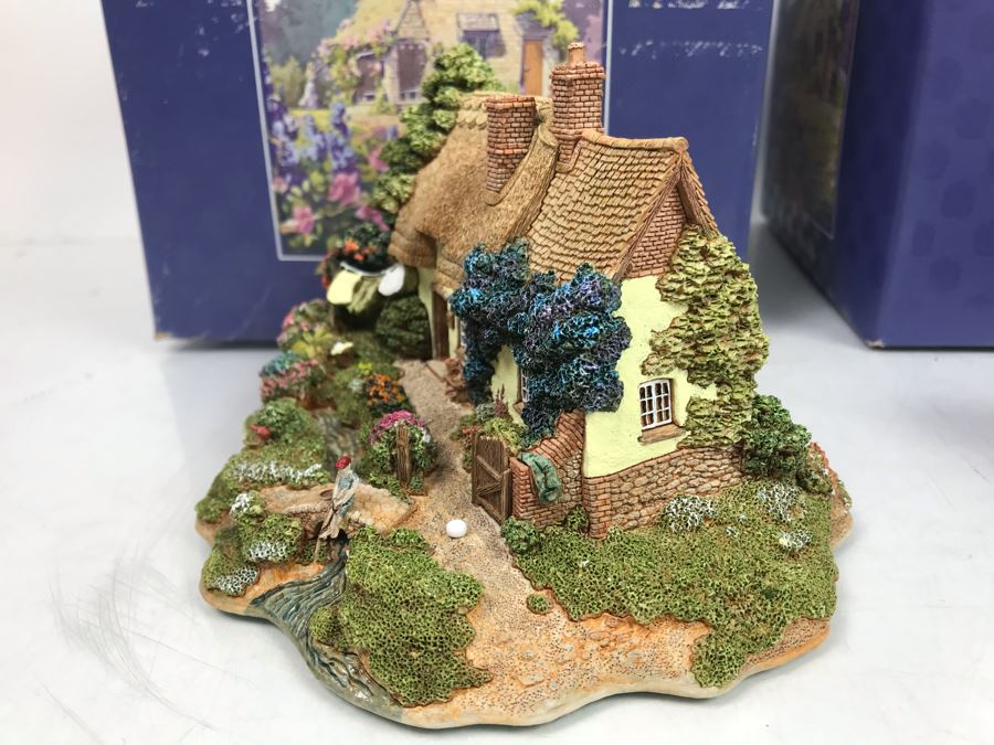 Pair Of Lilliput Lane Cottages 1997 'Mangerton Mill' And 1997 'Summer Days' With Boxes [Photo 18]