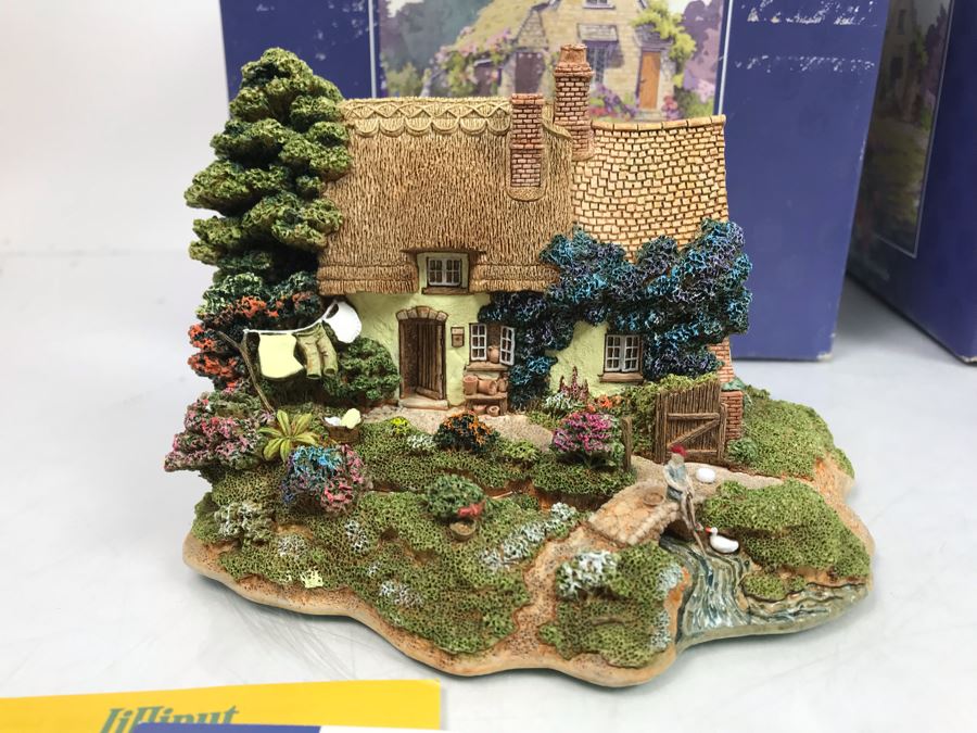 Pair Of Lilliput Lane Cottages 1997 'Mangerton Mill' And 1997 'Summer Days' With Boxes [Photo 14]