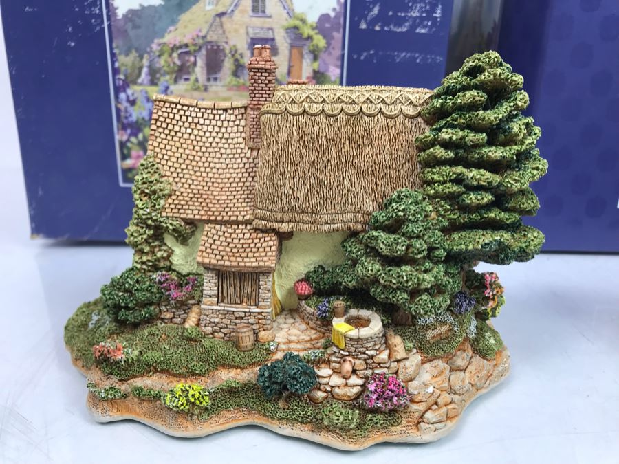 Pair Of Lilliput Lane Cottages 1997 'Mangerton Mill' And 1997 'Summer Days' With Boxes [Photo 19]