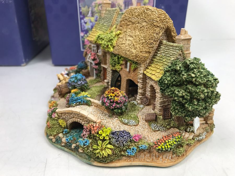 Pair Of Lilliput Lane Cottages 1997 'Mangerton Mill' And 1997 'Summer Days' With Boxes [Photo 9]