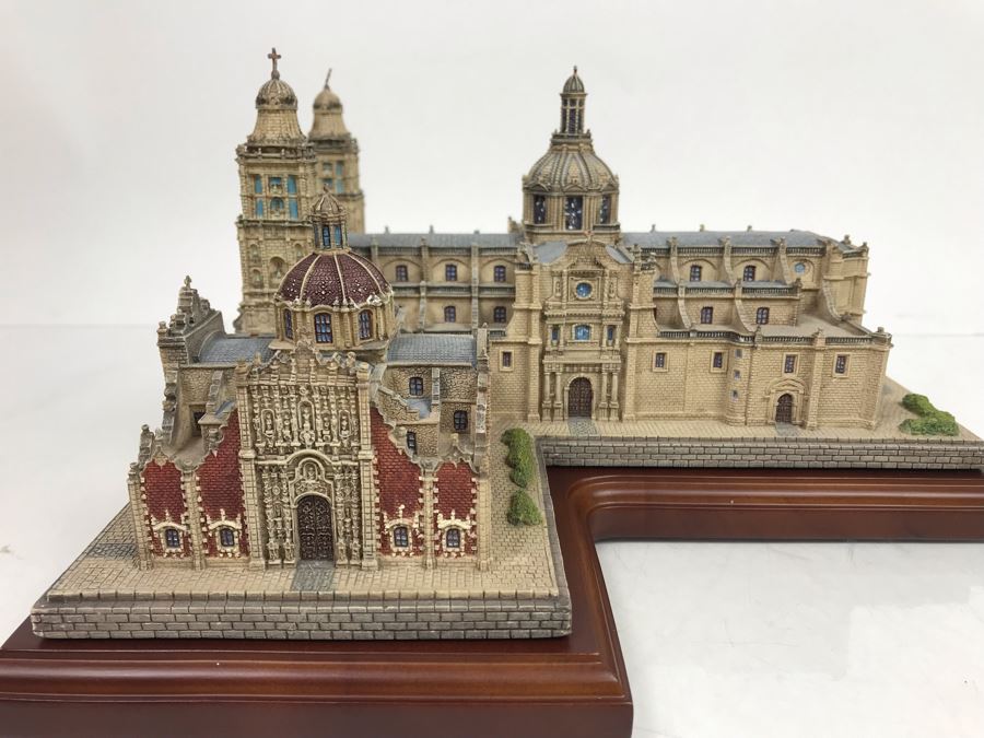 The Danbury Mint Metropolitan Cathedral From The Historic Catholic Churches Collection With Box [Photo 8]