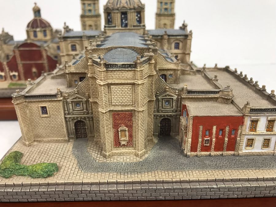 The Danbury Mint Metropolitan Cathedral From The Historic Catholic Churches Collection With Box [Photo 5]