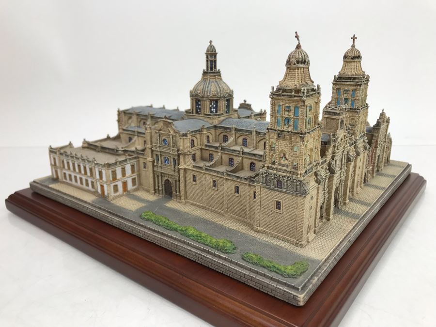 The Danbury Mint Metropolitan Cathedral From The Historic Catholic Churches Collection With Box [Photo 11]