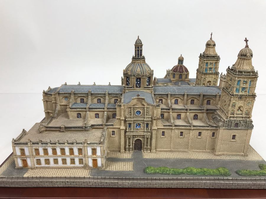 The Danbury Mint Metropolitan Cathedral From The Historic Catholic Churches Collection With Box [Photo 12]