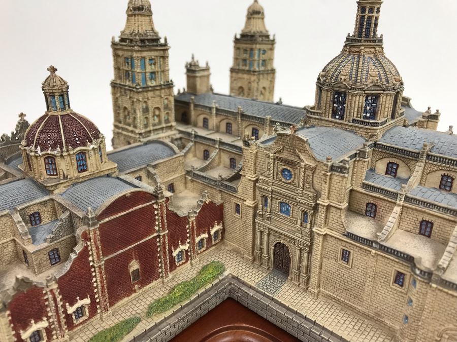 The Danbury Mint Metropolitan Cathedral From The Historic Catholic Churches Collection With Box [Photo 7]