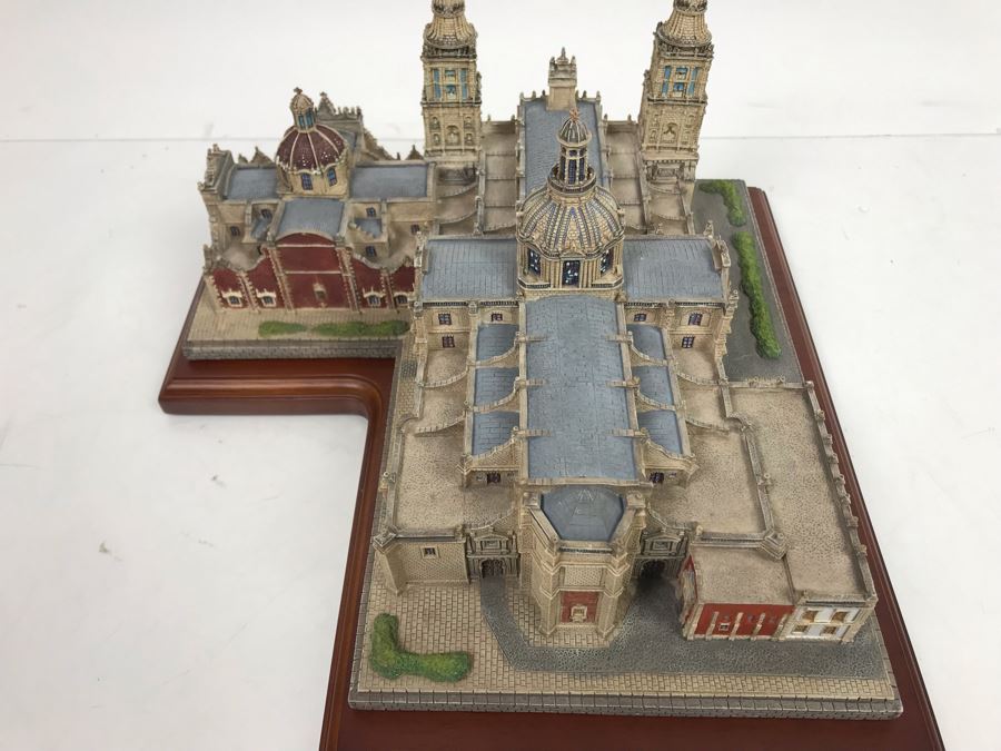 The Danbury Mint Metropolitan Cathedral From The Historic Catholic Churches Collection With Box [Photo 3]