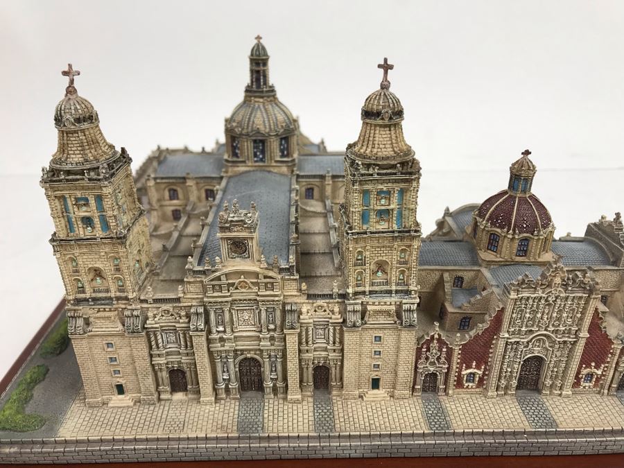 The Danbury Mint Metropolitan Cathedral From The Historic Catholic Churches Collection With Box [Photo 10]