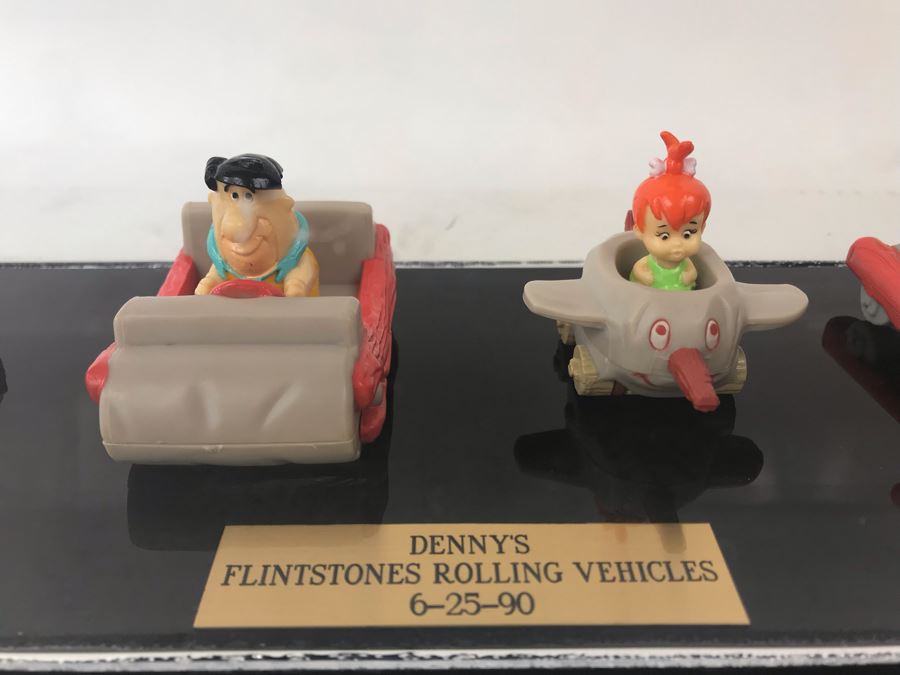 Denny's Flintstones Rolling Vehicles Toys With Acrylic Case Display [Photo 5]