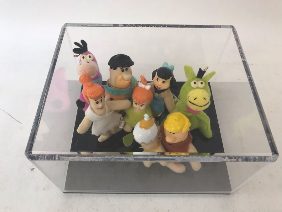 Hanna-Barbera Productions Flintstones Plush Vinyl Toys In Acrylic Display Case [Photo 4]