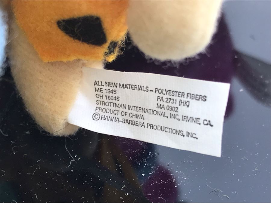 Hanna-Barbera Productions Flintstones Plush Vinyl Toys In Acrylic Display Case [Photo 6]