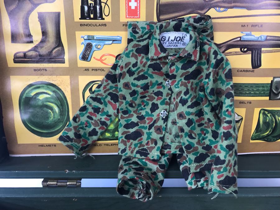 Vintage G.I. Joe Doll With Case, Accessories And Clothing [Photo 18]