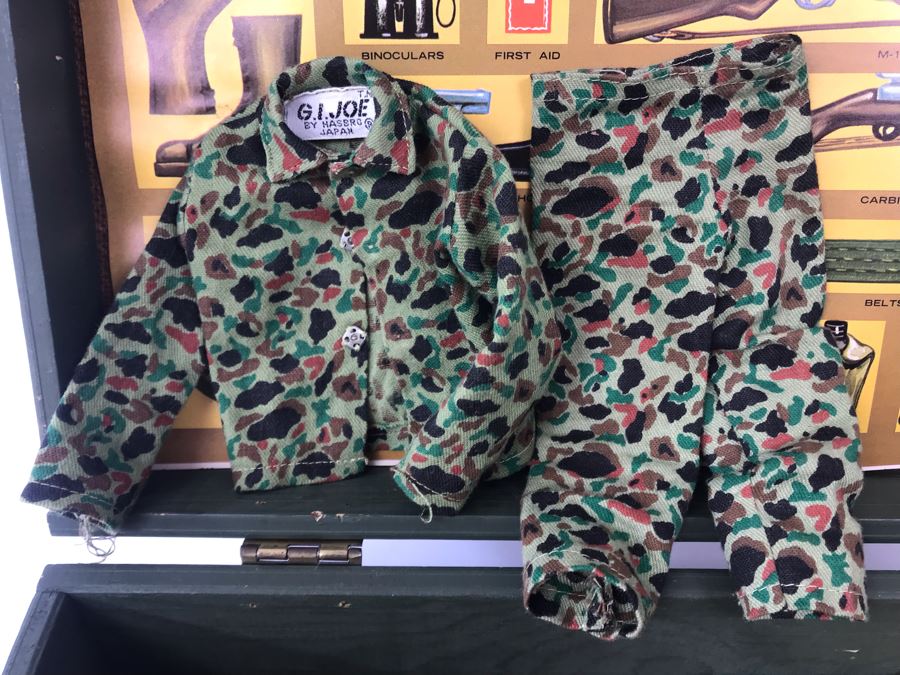 Vintage G.I. Joe Doll With Case, Accessories And Clothing [Photo 19]