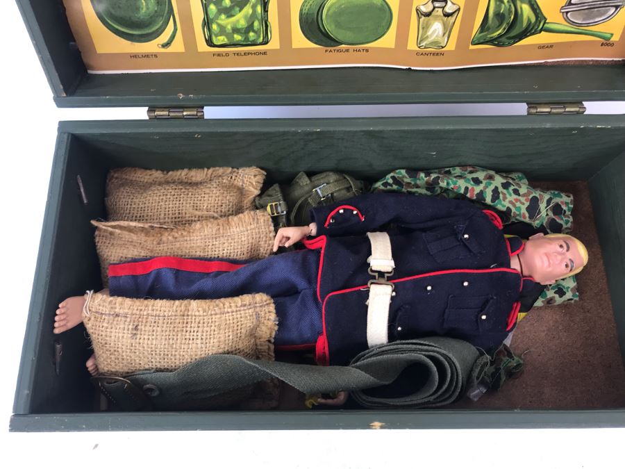 Vintage G.I. Joe Doll With Case, Accessories And Clothing [Photo 10]