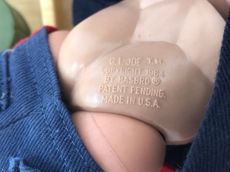 Vintage G.I. Joe Doll With Case, Accessories And Clothing [Photo 14]