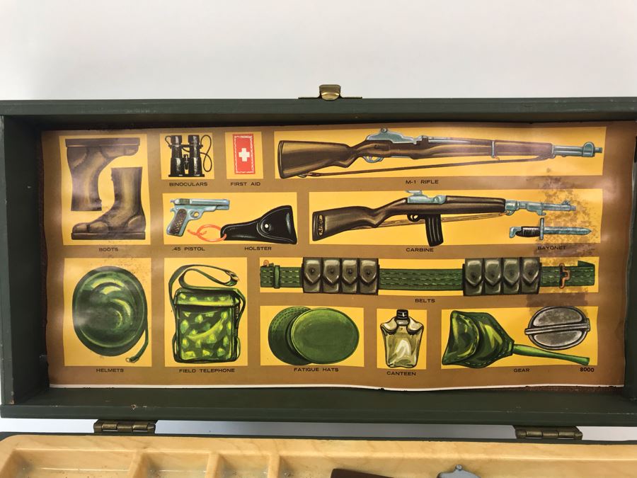 Vintage G.I. Joe Doll With Case, Accessories And Clothing [Photo 5]