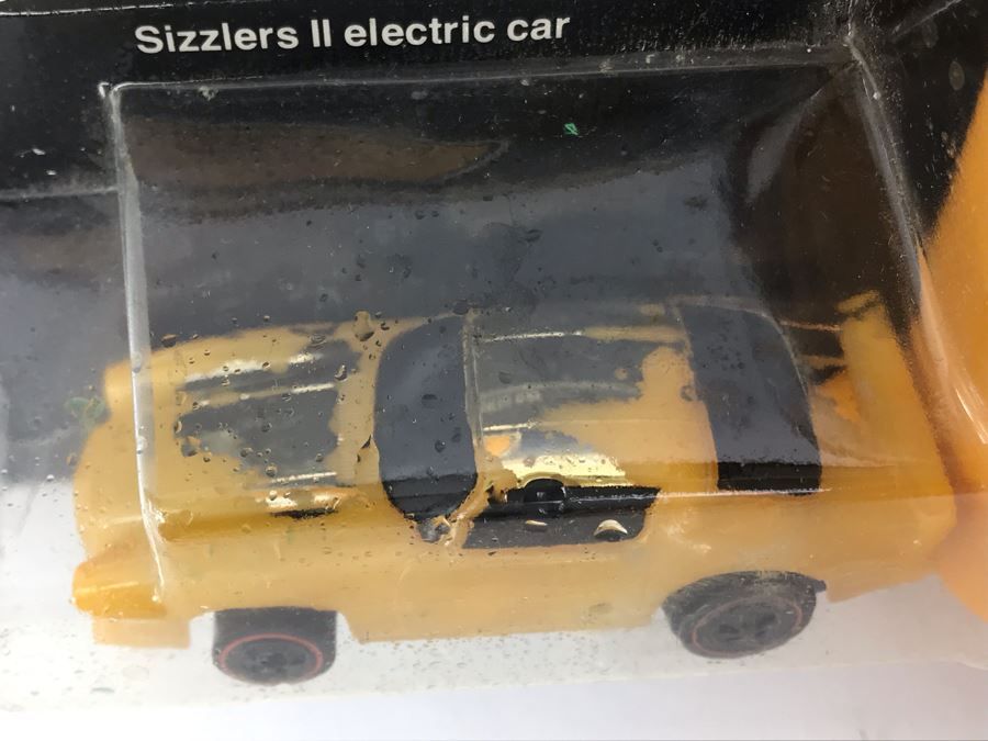 Vintage 1976 Mattel Sizzlers II Combo Pak Limited Edition Special 'Gold' Car On Card - See Photos For Condition [Photo 5]