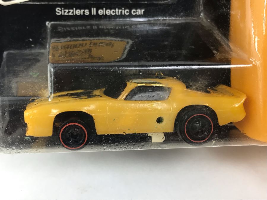 Vintage 1976 Mattel Sizzlers II Combo Pak Limited Edition Special 'Gold' Car On Card - See Photos For Condition [Photo 3]