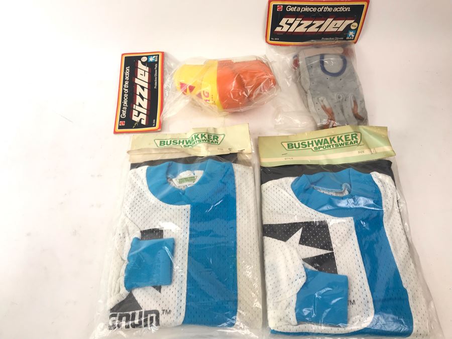 Various New Old Stock Mattel Sizzler Magnum Items Including Hardware, BMX Jerseys, Knee Pads And Gloves - See Photos [Photo 3]