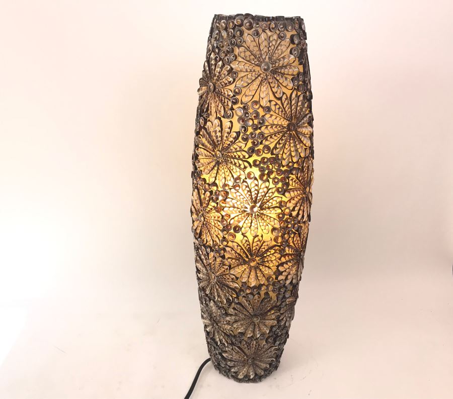 Unique Handcrafted Shell Lamp Light [Photo 2]