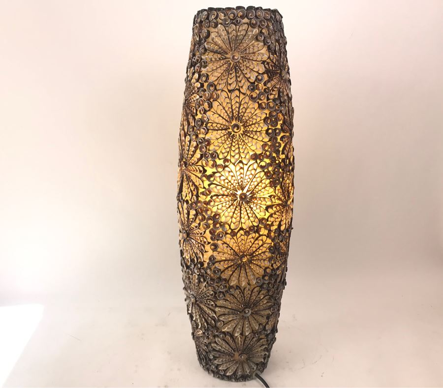 Unique Handcrafted Shell Lamp Light [Photo 7]