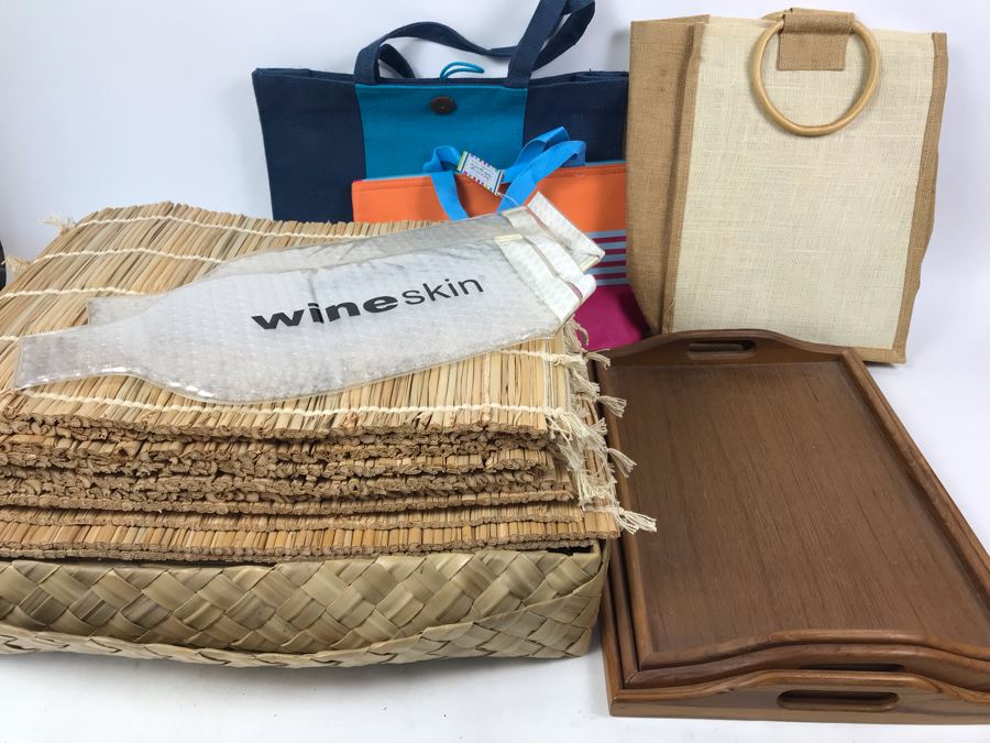 Various Placemats, Wooden Trays And Bags [Photo 3]