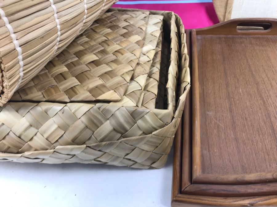 Various Placemats, Wooden Trays And Bags [Photo 7]