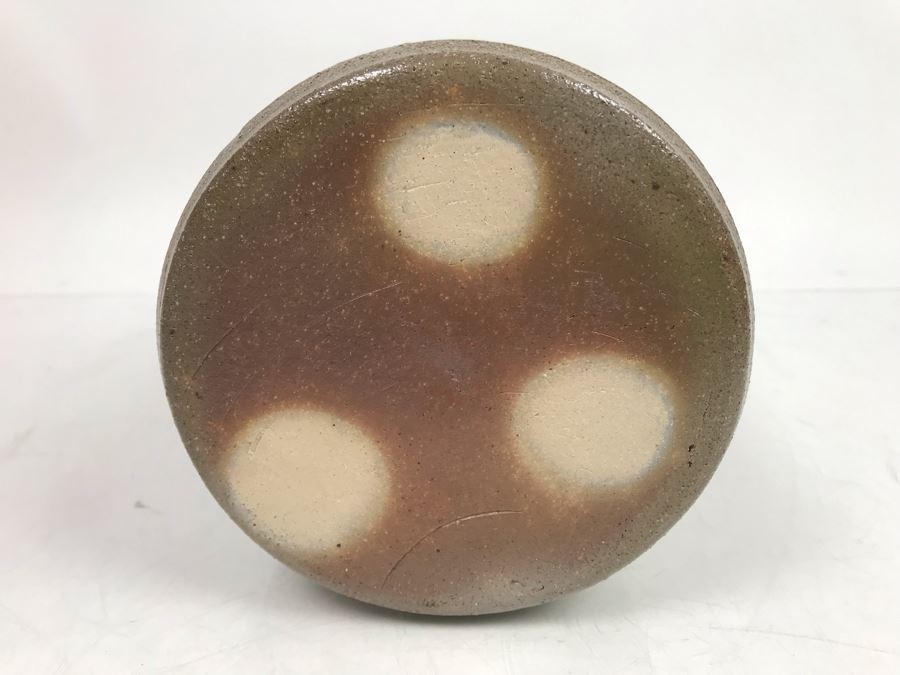 Crock Pot With Cow Design By Salmon Falls Stoneware Dover, N.H. 11.5'H [Photo 6]