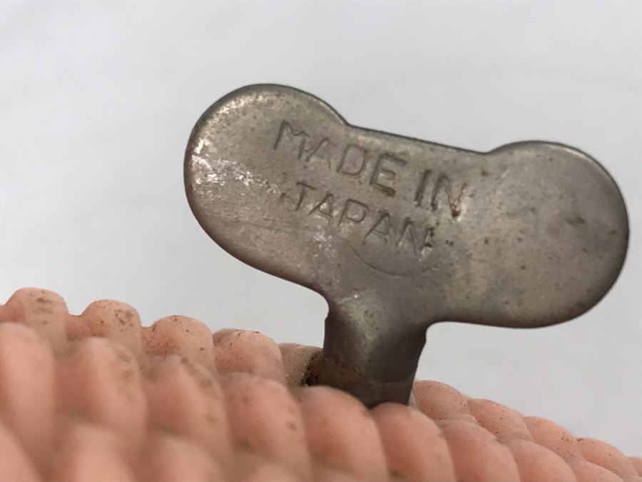 Vintage Working Japanese Mechanical Wind Up Cat In Basket Toy Cat Spins And Goes Up And Down [Photo 5]