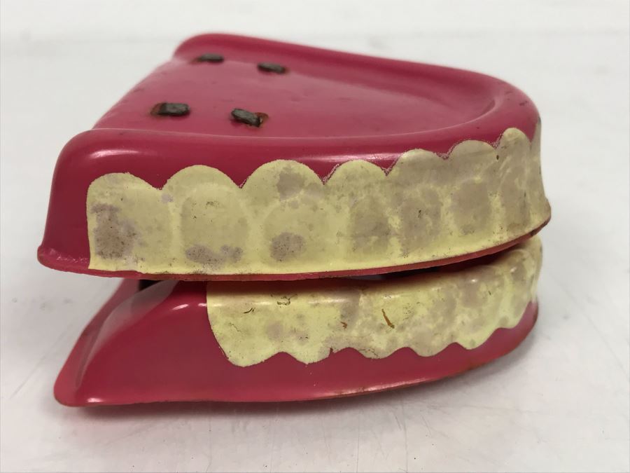 Vintage Mechanical Wind Up Chattering Teeth Works But Key Missing [Photo 3]