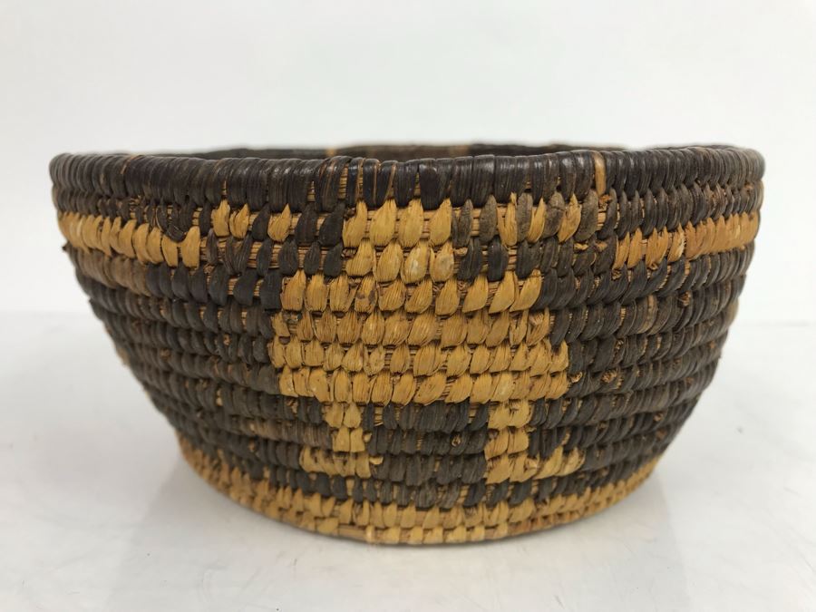 Vintage Native American Basket Design 3'H X 6.5'W [Photo 2]