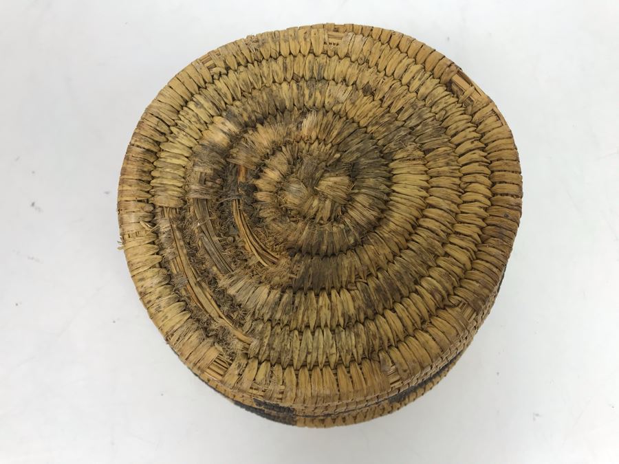 Vintage Native American Basket Design 4'H X 7'W [Photo 8]